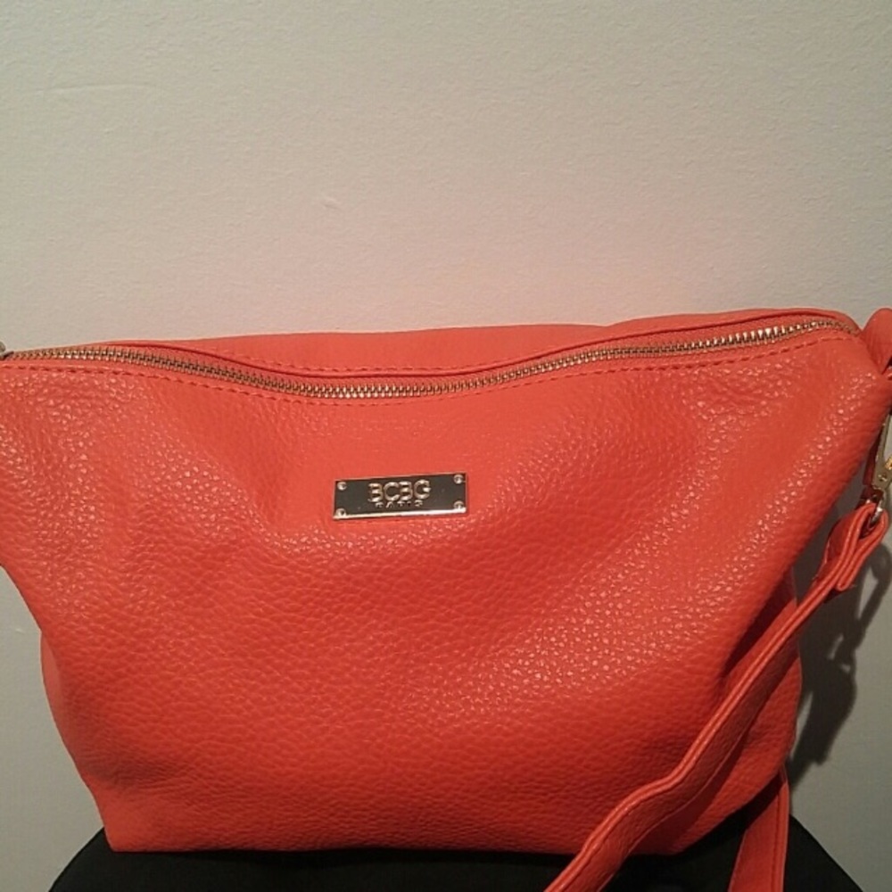 BCBG ORANGE CROSDBODY BAG